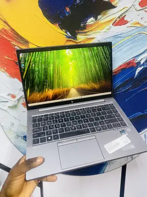 New Laptop HP ZBook Firefly G8 16GB Intel Core i5 SSD 256GB