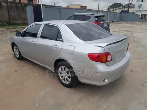Toyota Corolla 2010 Silver