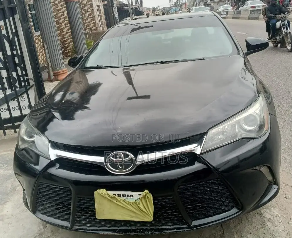 Toyota Camry 2016 Black