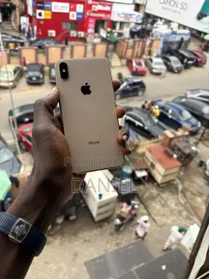 Apple iPhone XS Max 64 GB Gold