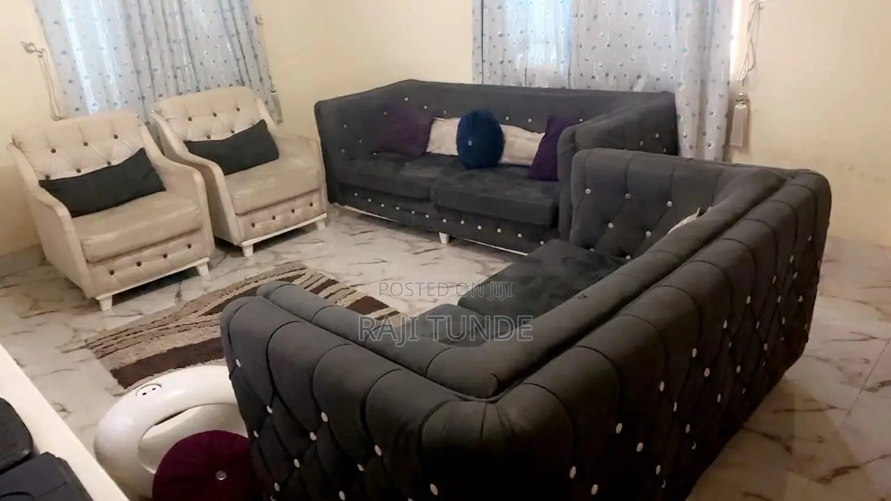 Sitting Chairs