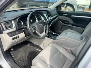 Toyota Highlander 2016 Silver