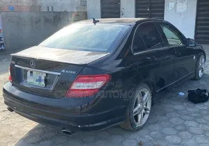 Mercedes-Benz C300 2011 Black