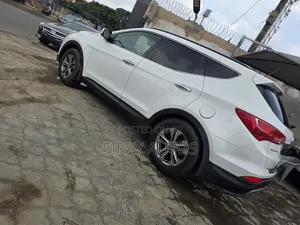 Hyundai Santa Fe 2013 White
