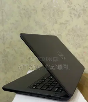 Laptop Dell Latitude 3310 4GB Intel Celeron SSD 128GB