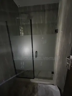 Tainted Glass 10 Mm in Thickness Sus, a CNG Product, Tampered