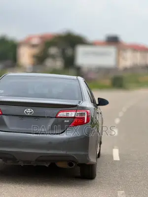 Toyota Camry SE 4dr Sedan (2.5L 4cyl 6A) 2013 Gray