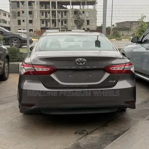 Toyota Camry XLE FWD (2.5L 4cyl 8AM) 2018 Gray