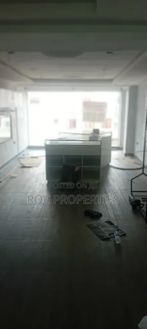 Shop/Optical Store/Pick Up Space to Let