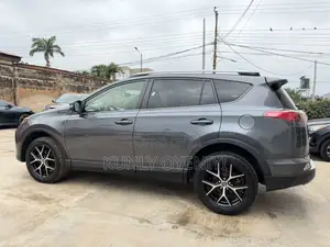 Toyota RAV4 SE AWD (2.5L 4cyl 6A) 2016 Gray