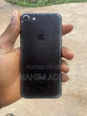 Apple iPhone 7 32 GB Black
