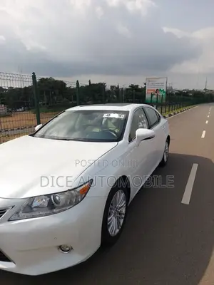 Lexus ES 2015 White
