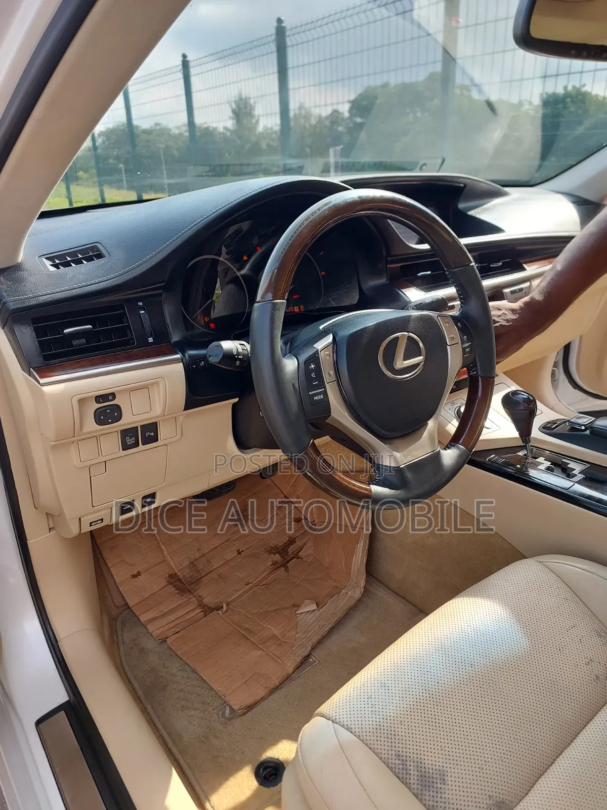 Lexus ES 2015 White