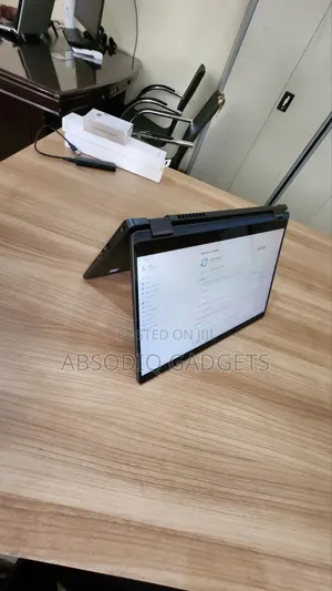 Laptop Dell Latitude 5300 2-in-1 16GB Intel Core i5 SSD 256GB