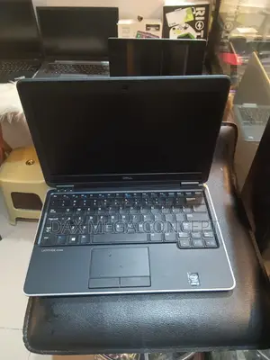 Laptop Dell Latitude E7240 4GB Intel Core i5 SSD 128GB