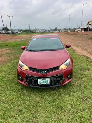 Toyota Corolla 2015 Red