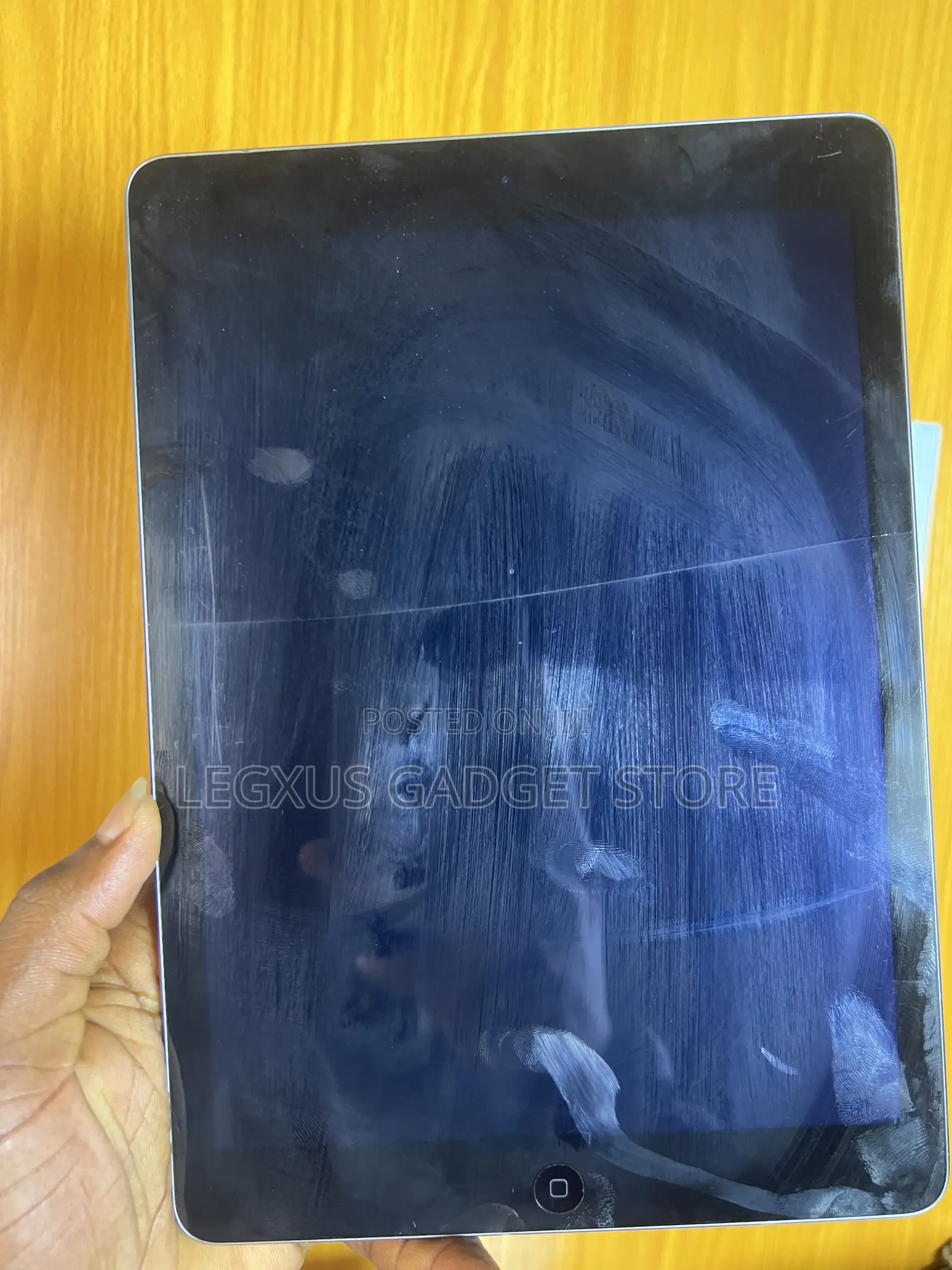 Apple iPad Air 16 GB Gray