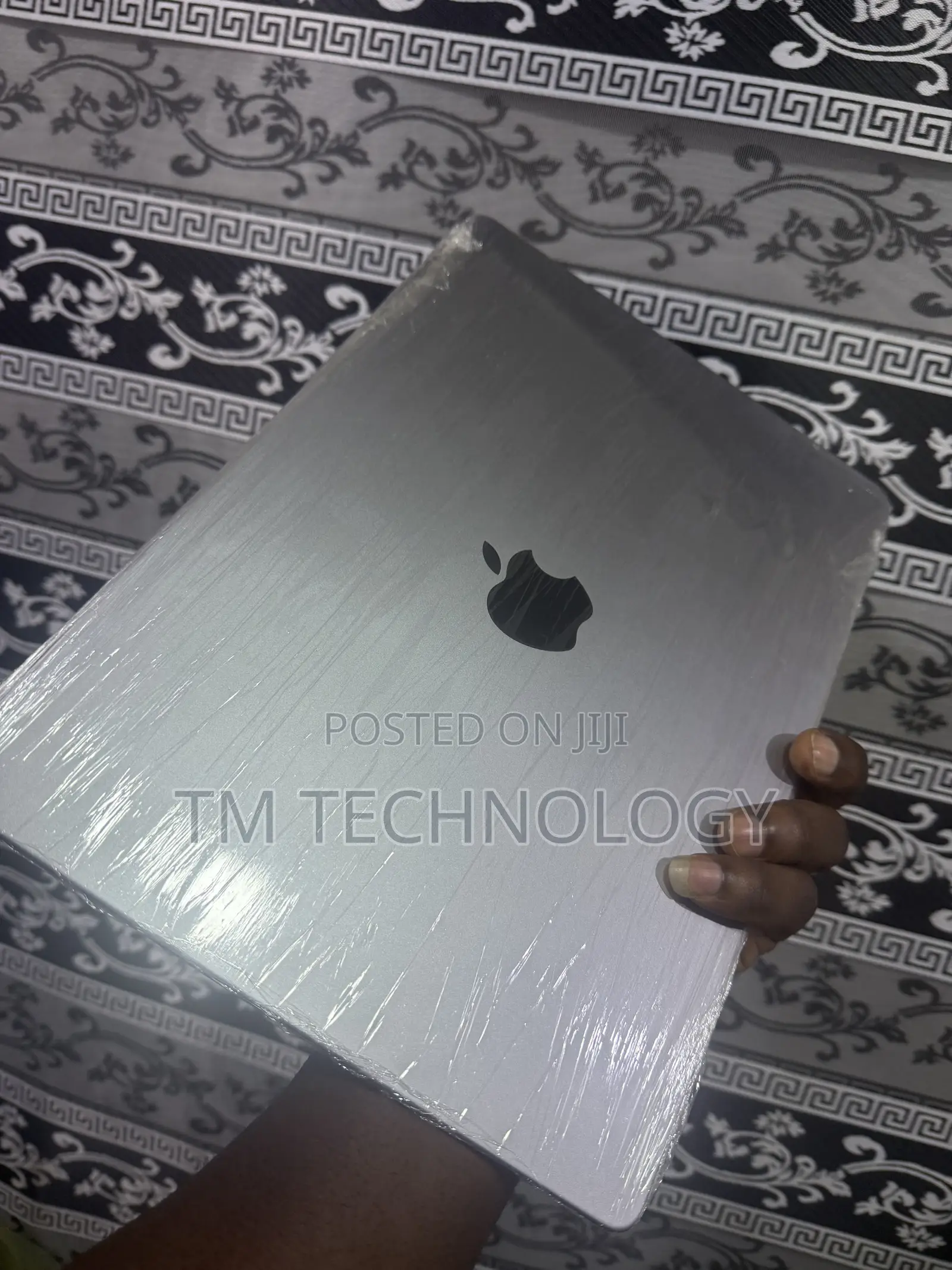 14inch MacBook Screen