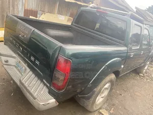 Nissan Pick Up