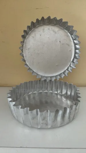 Fluted Edge Round Bread Pan