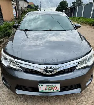 Toyota Camry LE 4dr Sedan (2.5L 4cyl 6A) 2013 Gray
