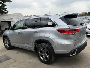 Toyota Highlander Limited Platinum 4x4 V6 (3.5L 6cyl 8A) 2017 Silver