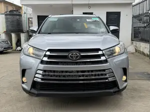 Toyota Highlander Limited Platinum 4x4 V6 (3.5L 6cyl 8A) 2017 Silver