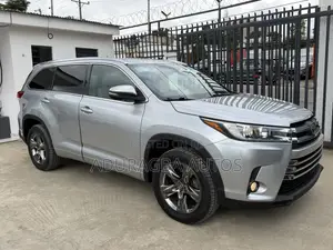 Toyota Highlander Limited Platinum 4x4 V6 (3.5L 6cyl 8A) 2017 Silver
