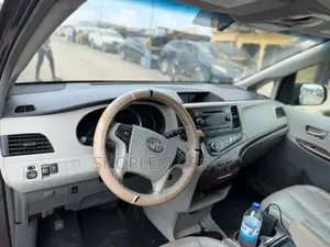 Toyota Sienna 2013 Gray