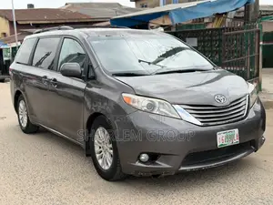 Toyota Sienna 2013 Gray