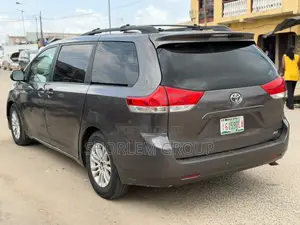 Toyota Sienna 2013 Gray
