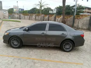 Toyota Corolla 2010 Gray