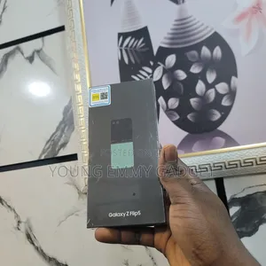 New Samsung Galaxy Z Flip5 256 GB Black