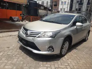 Toyota Avensis 2014 Silver