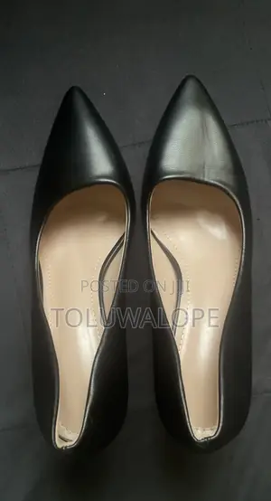 Brand New Sleek Leather Heels - Size 37