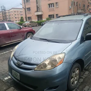 Toyota Sienna 2006 Blue