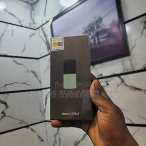 New Samsung Galaxy Z Flip5 512 GB Green