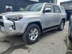 Toyota 4-Runner 2022 Silver