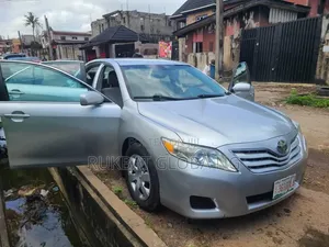 Toyota Camry 2010 Silver