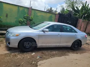 Toyota Camry 2010 Silver