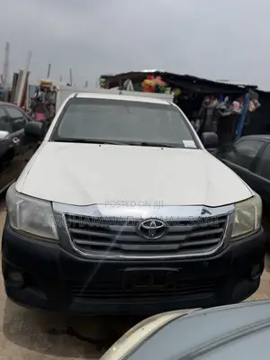 Toyota Hilux 2015 White