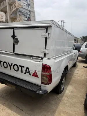 Toyota Hilux 2015 White