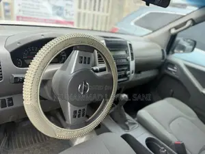 Nissan Frontier 2015 White