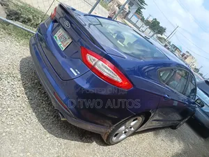 Ford Fusion SE 2012 Blue