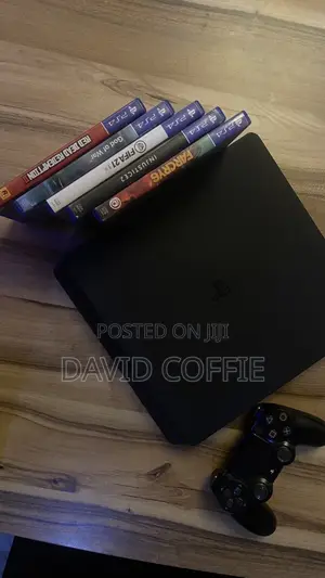 PS4 Slim Console