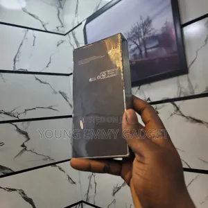 New Samsung Galaxy Z Flip4 512 GB Purple