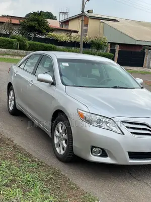 Toyota Camry LE 4dr Sedan (2.5L 4cyl 6A) 2011 Silver