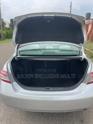Toyota Camry LE 4dr Sedan (2.5L 4cyl 6A) 2011 Silver