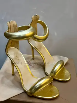 Gold Gianvito Rossi Heels