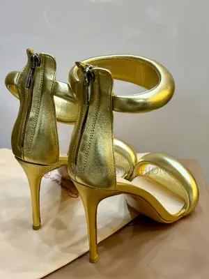 Gold Gianvito Rossi Heels